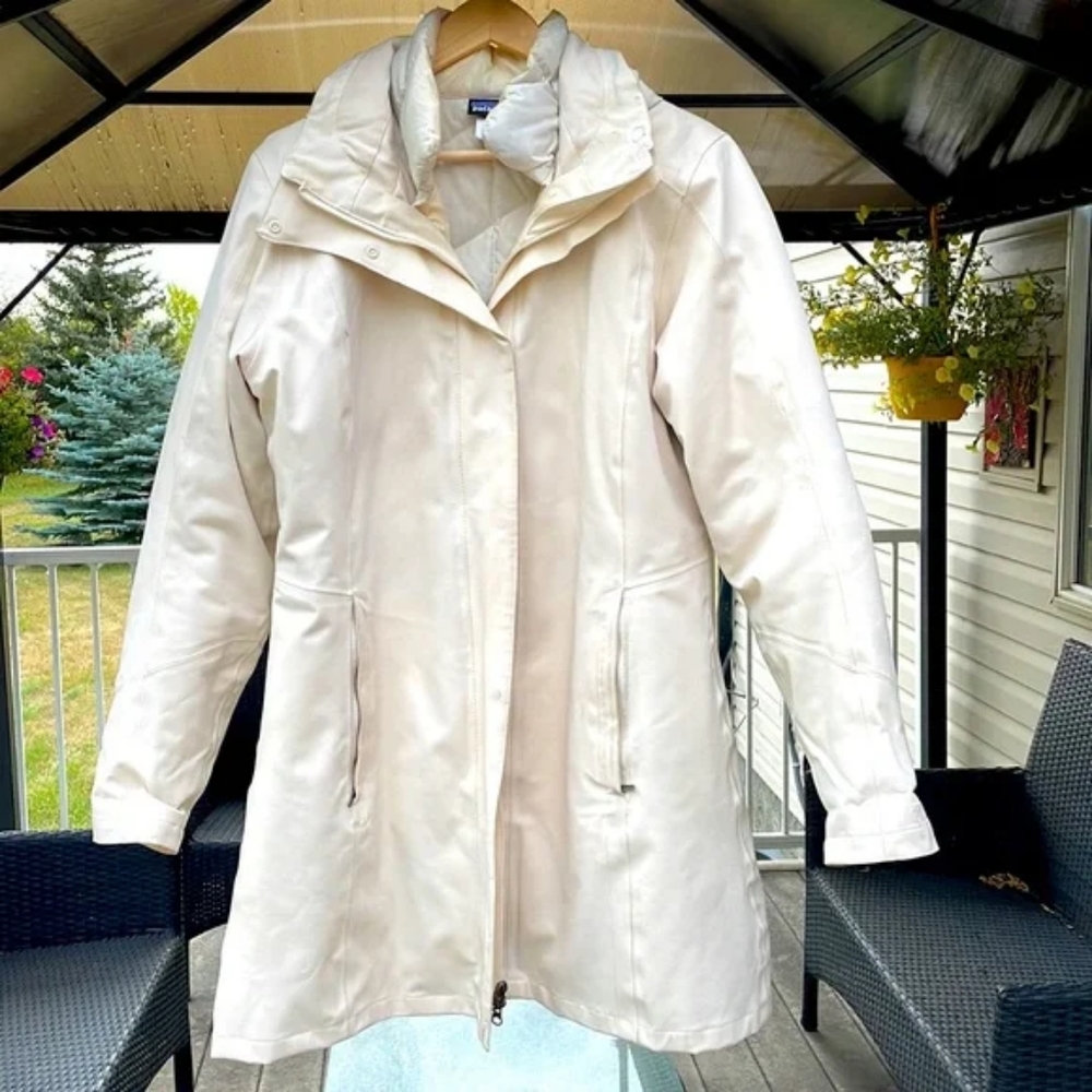 Patagonia Tres 3-1 Parka in Oat Waterproof Jacket